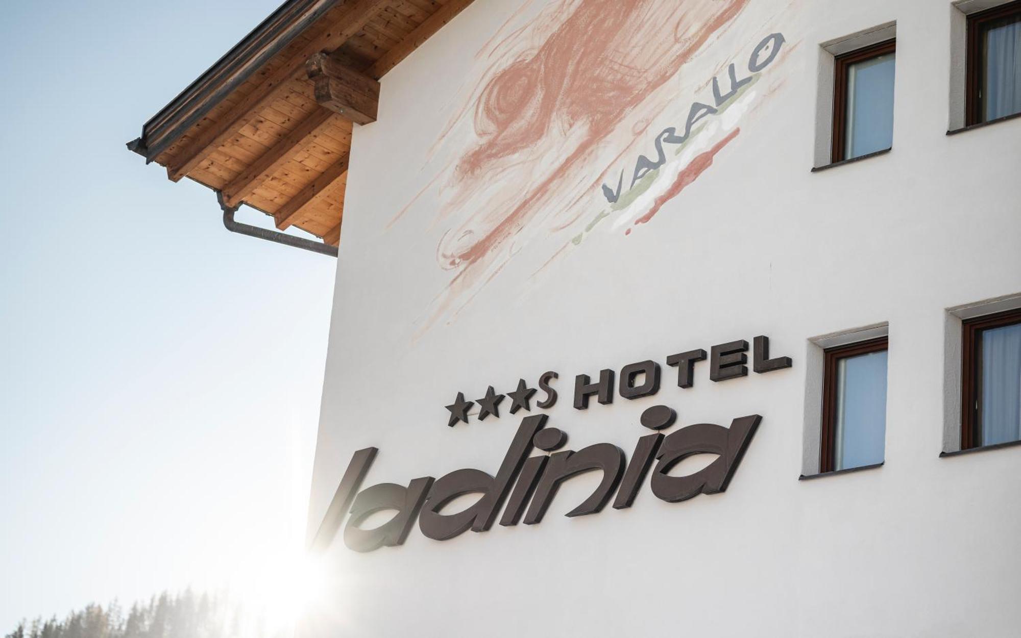 Hotel Ladinia ラ・ヴィッラ エクステリア 写真