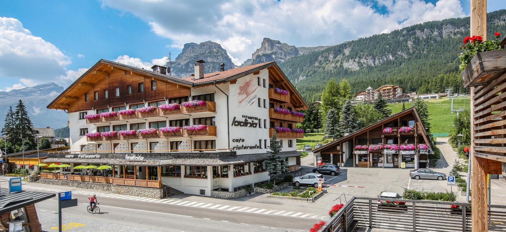 Hotel Ladinia ラ・ヴィッラ エクステリア 写真