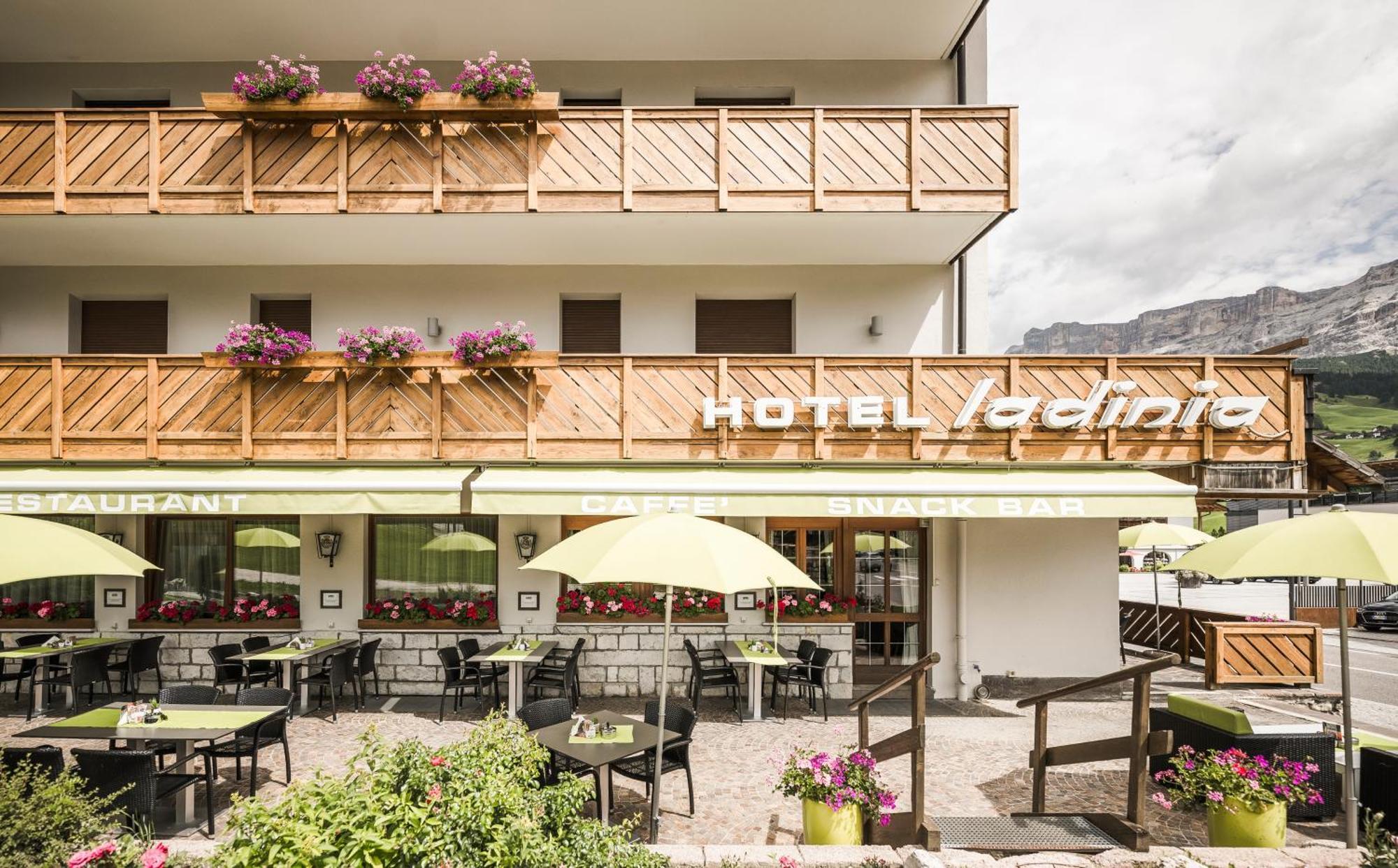 Hotel Ladinia ラ・ヴィッラ エクステリア 写真